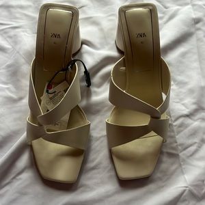 Never worn Zara white strappy heel size 9 women’s